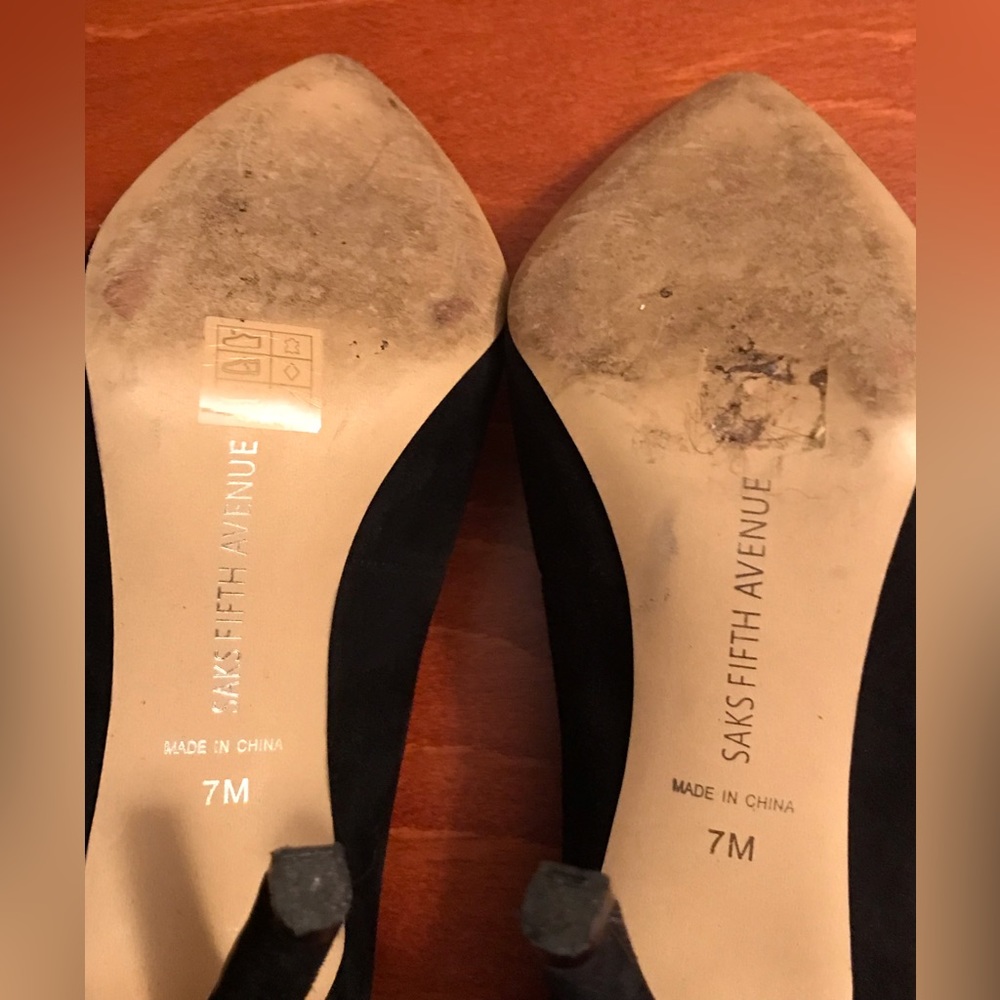 Saks Fifth Avenue Black Pumps - Picture 3 of 6